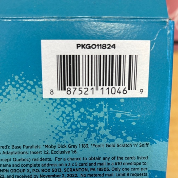 Topps Garbage Pail Kids Book Worms Mega Box - Blue and Red - Picture 6 of 6